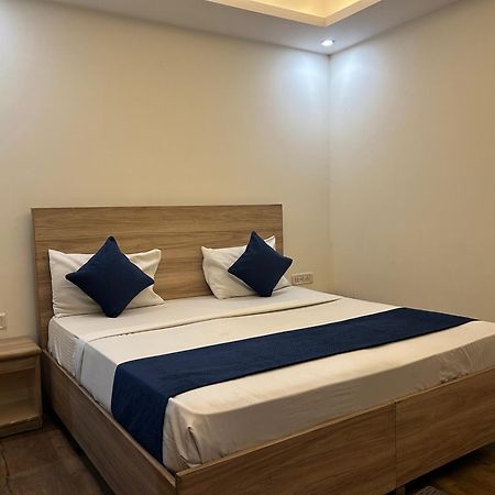 Airport Hotel Golden Bliss Near Delhi Airport 新德里 外观 照片