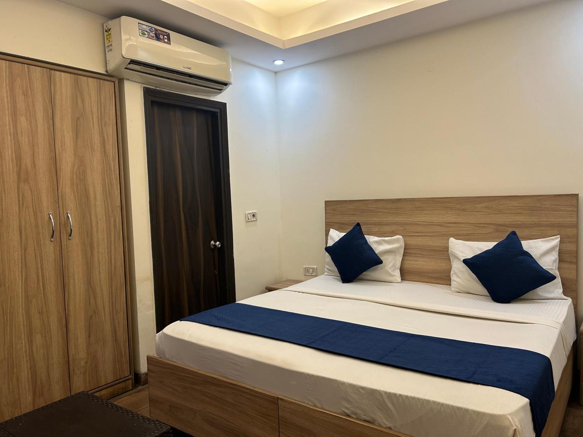 Airport Hotel Golden Bliss Near Delhi Airport 新德里 外观 照片